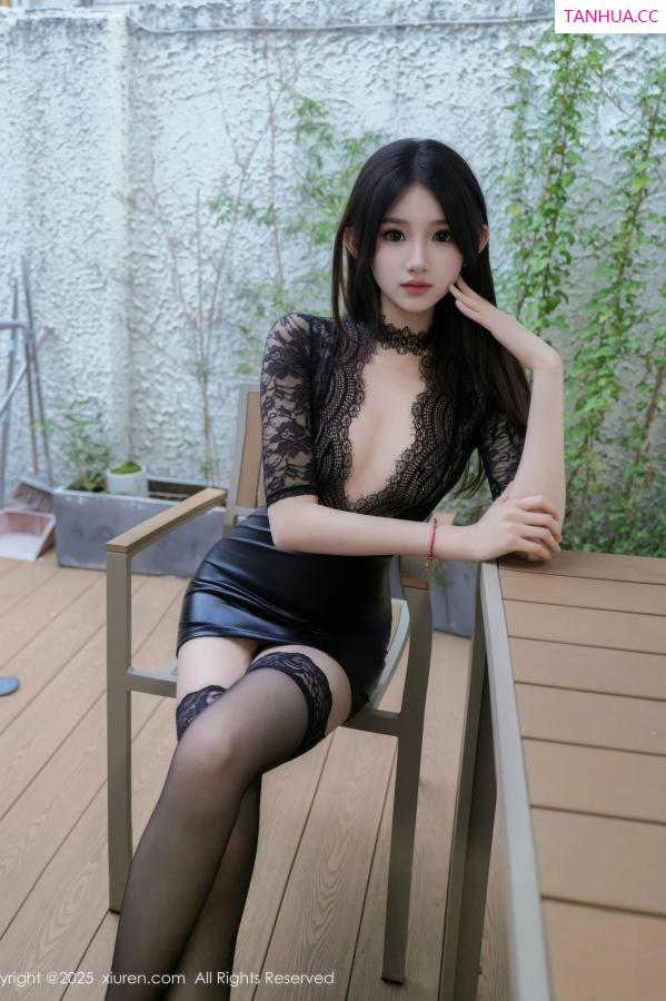   [XiuRen]高清写真图 2025.11.12 No.10974 桃子姐姐 包臀短裙第17张图片